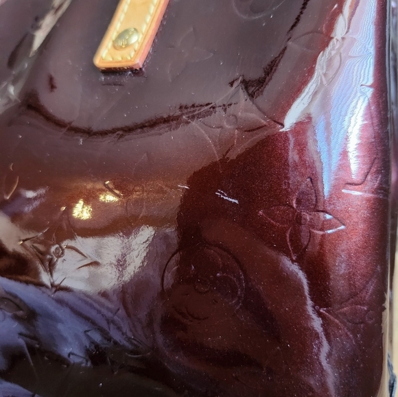 Louis Vuitton Reade PM Vernis Amarante - Picture 8 of 14